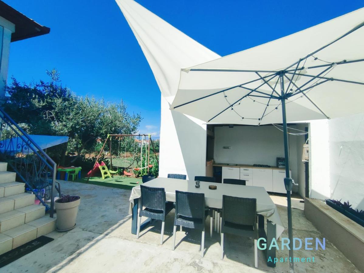 Garden Apartment Sutomiscica Exterior foto
