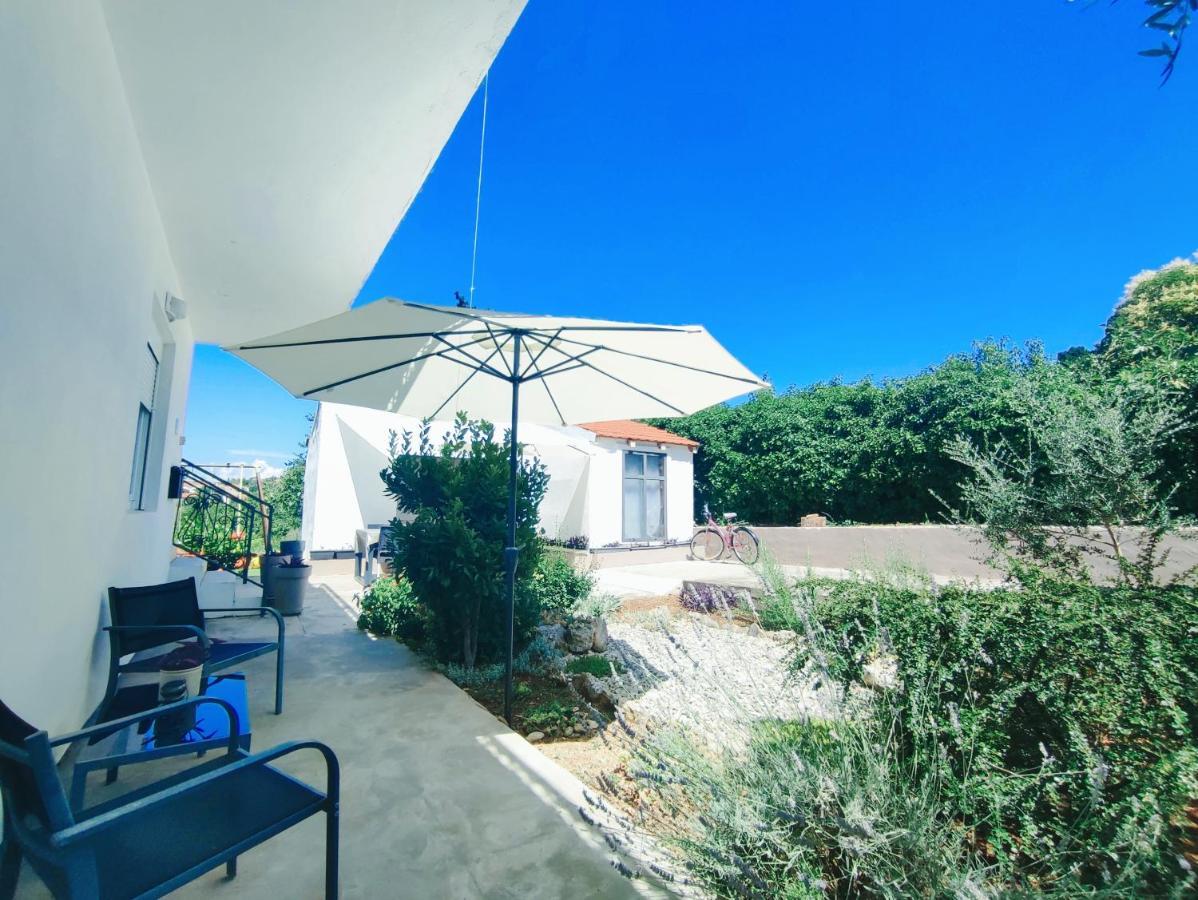 Garden Apartment Sutomiscica Exterior foto