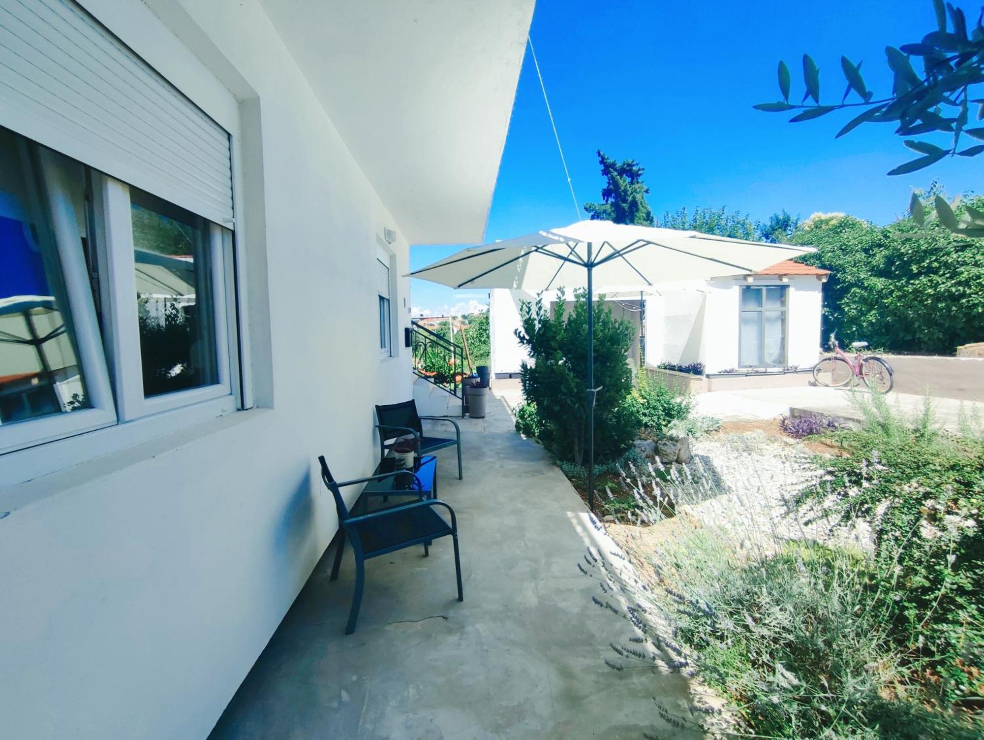 Garden Apartment Sutomiscica Exterior foto