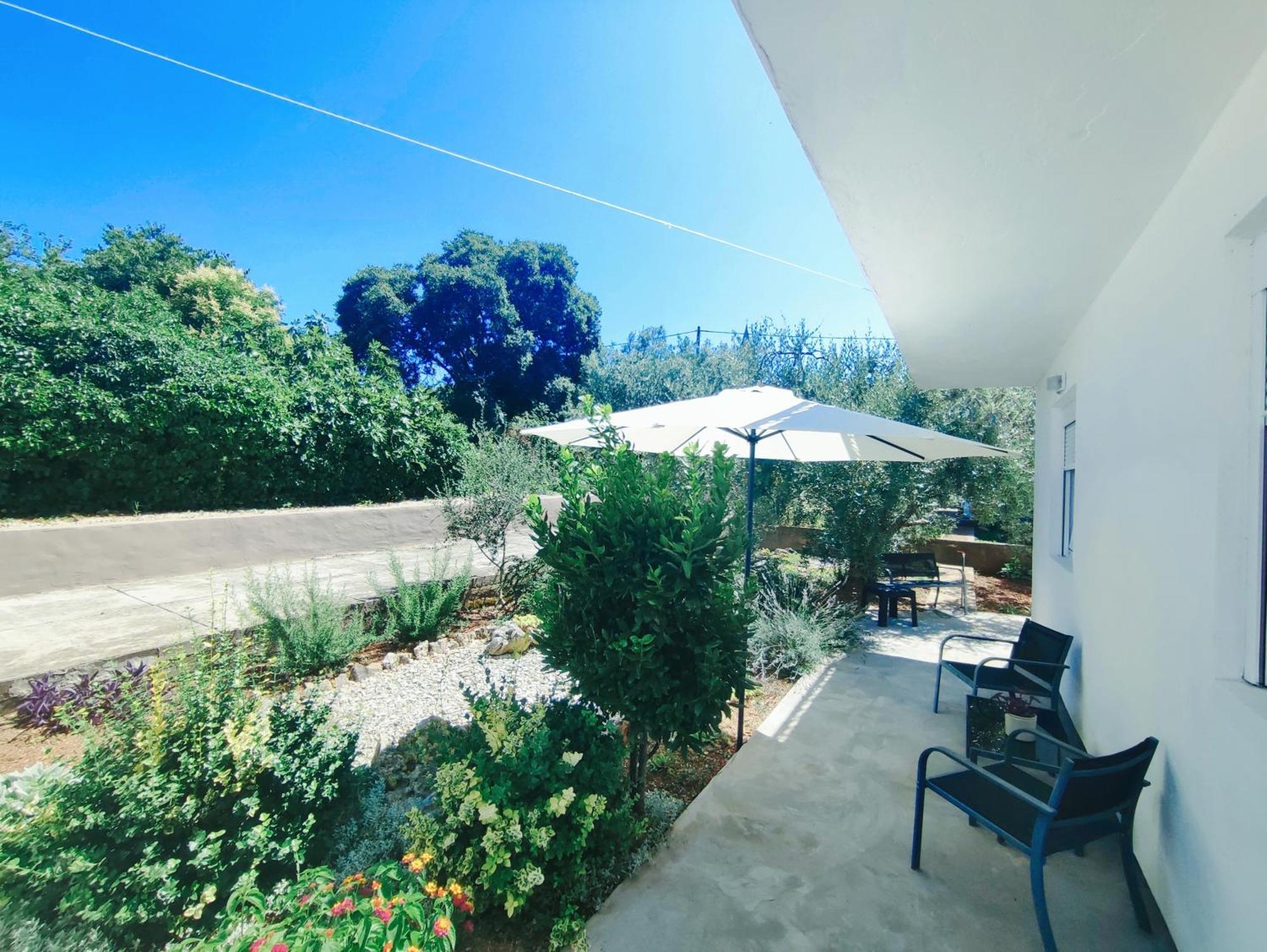 Garden Apartment Sutomiscica Exterior foto