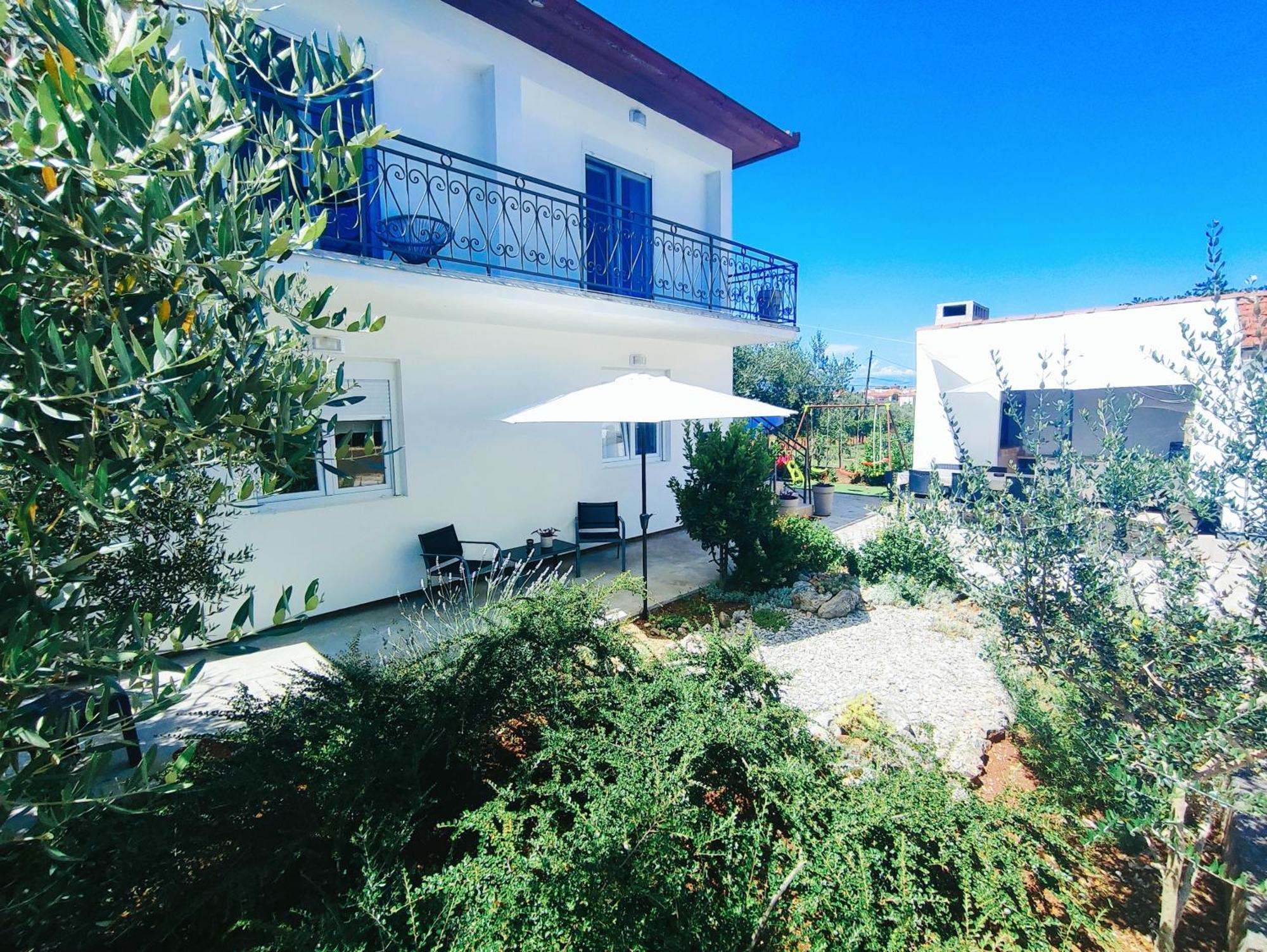 Garden Apartment Sutomiscica Exterior foto